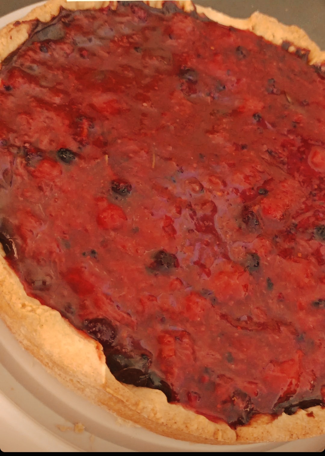 Torta de chocolate com geleia de frutas vermelhas 